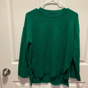 Tahari Size Medium Green Sweater